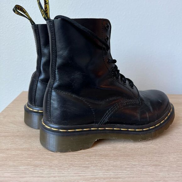 Women’s Dr. Martens Combat Boots Black Smooth Leather Size 6 - Picture 4 of 7